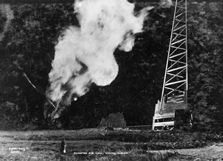 Edmonton Gas Well, Viking, Alberta, ca. 1914<br/> Source: Glenbow Archives, NA-1328-66092