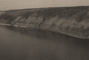 An outcrop of the Athabasca Oil Sands deposit