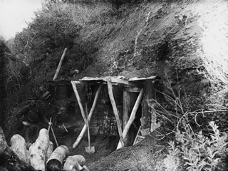 First commercial coal mine in Alberta, Sheran mine in Glenbow, Edmonton, 1948