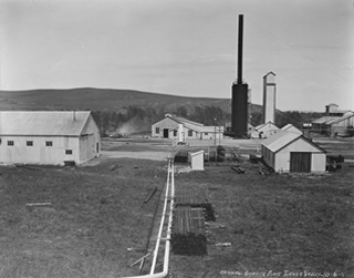 Original Royalite absorption, compression and scrubbing plant, ca. 1926<br/> Source: Provincial Archives of Alberta, P1882